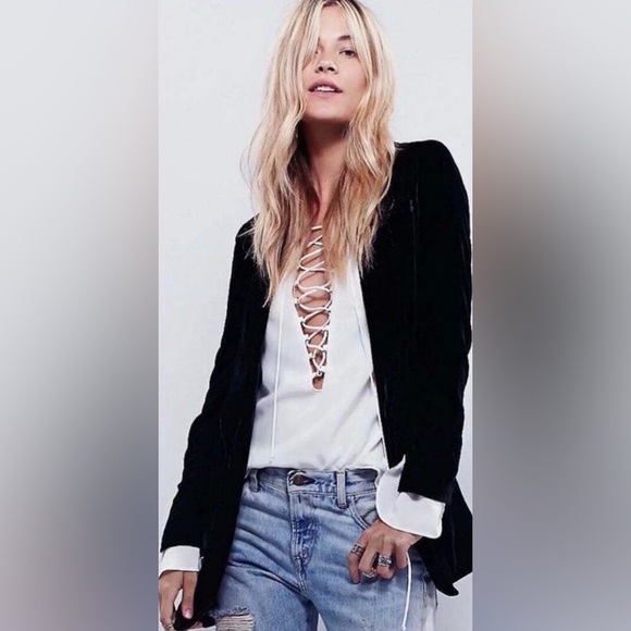 Free People Jackets & Blazers - Free People Yesterday’s Muse Velvet Blazer
